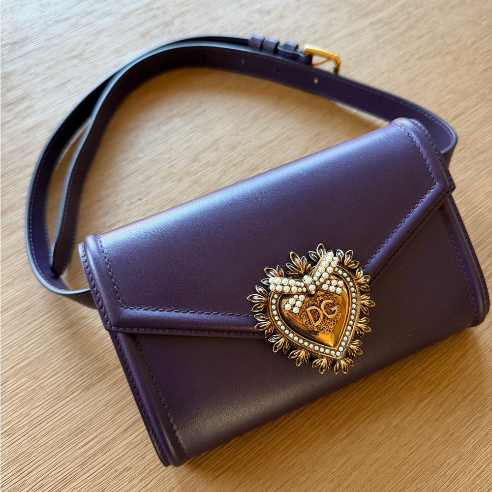 Dolce & Gabbana Purple Belt Bag with Gold Heart Accent - Picture 5 of 5